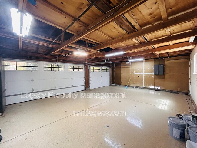 Building Photo - 1163 Gamay Dr