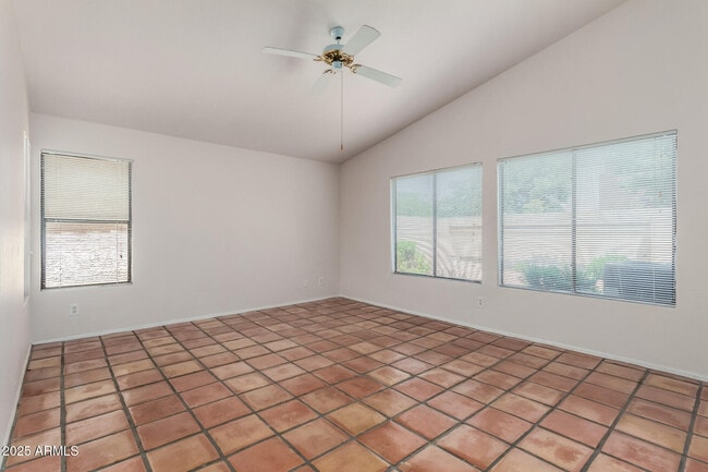 Building Photo - 3715 N Rosewood Ave