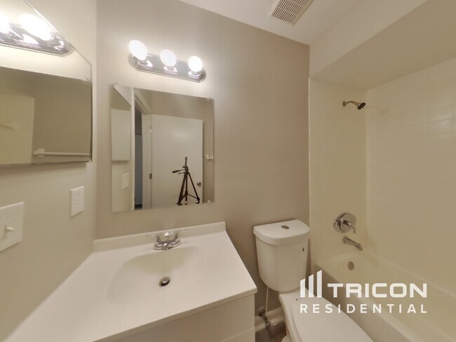 Building Photo - 6711 Lemon Tree Dr