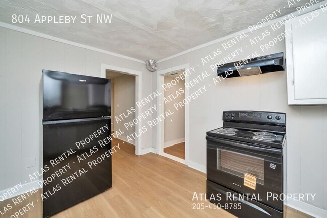 Building Photo - 804 Appleby St NW