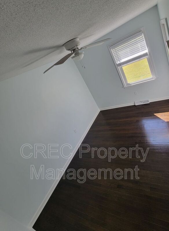 Building Photo - 7744 Allwood Ave