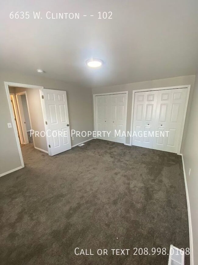 Building Photo - 6635 W Clinton Ln