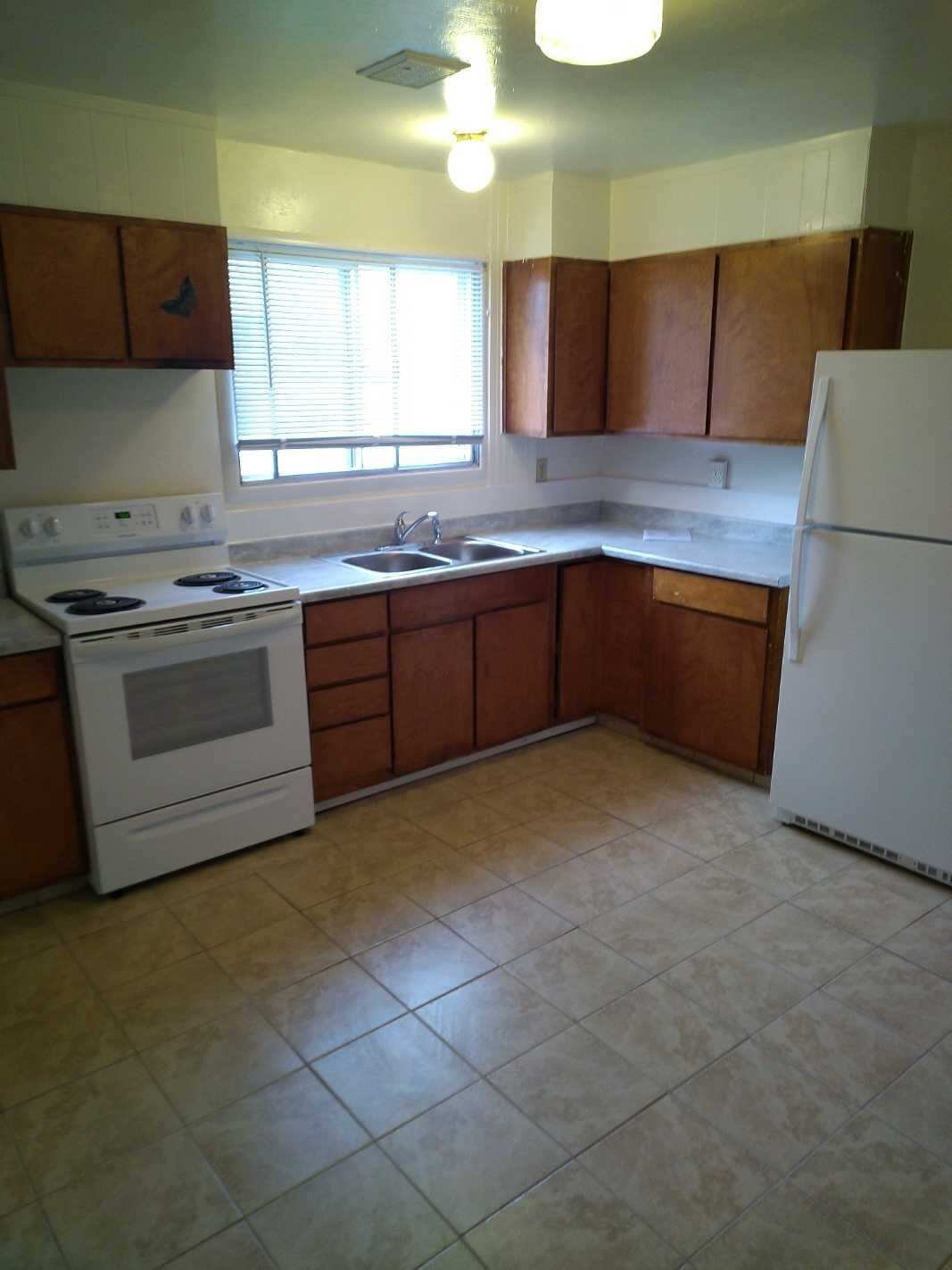 Building Photo - 81 S 400 W