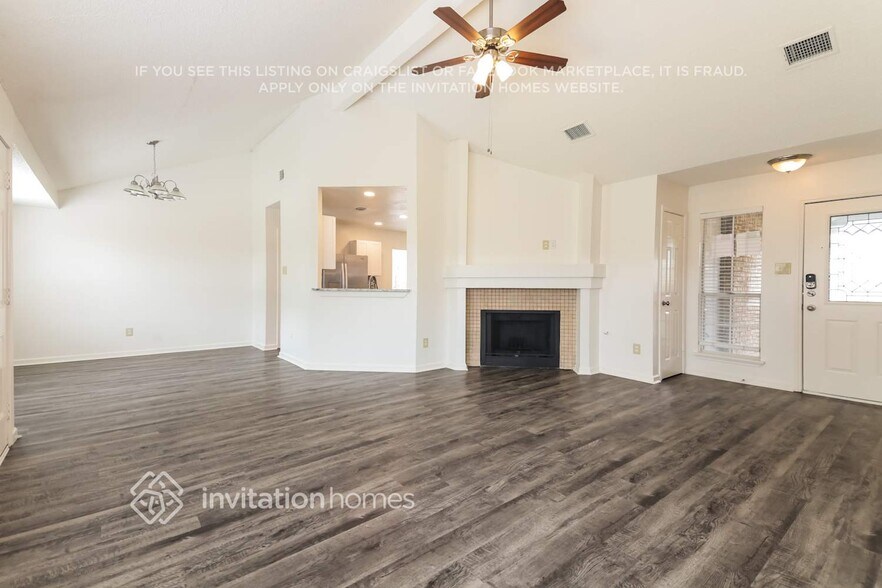 Building Photo - 7818 Spinnaker Cove