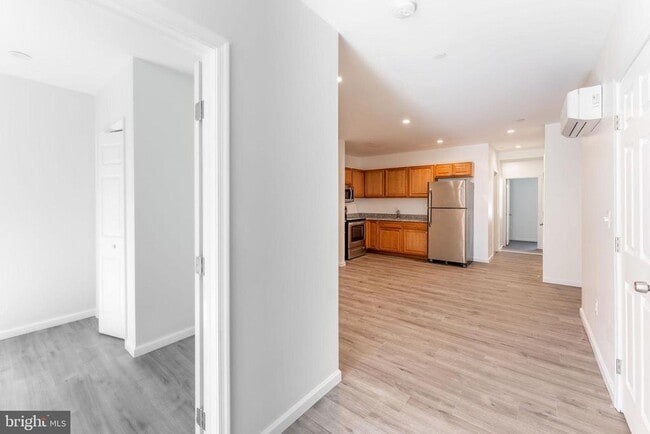 Building Photo - 2928-UNIT Nelson Pl SE