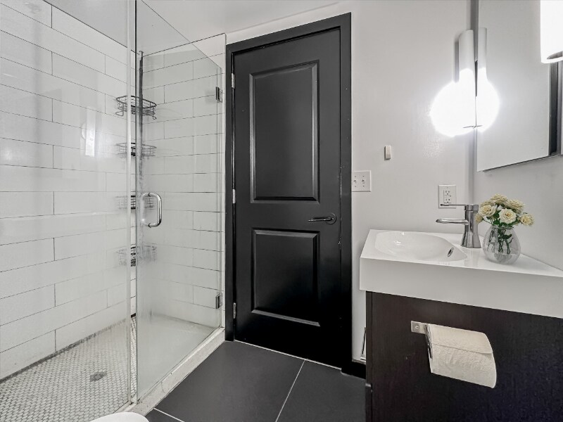 Building Photo - 1701 Tulip St