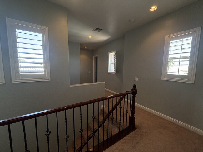 Building Photo - 5-Bed Retreat with Granite Elegance & Cozy Fireplace – 3690 Sq Ft of Comfort in Las Vegas with a ...