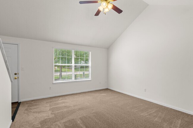 Building Photo - 2612-2614 Northampton Dr.