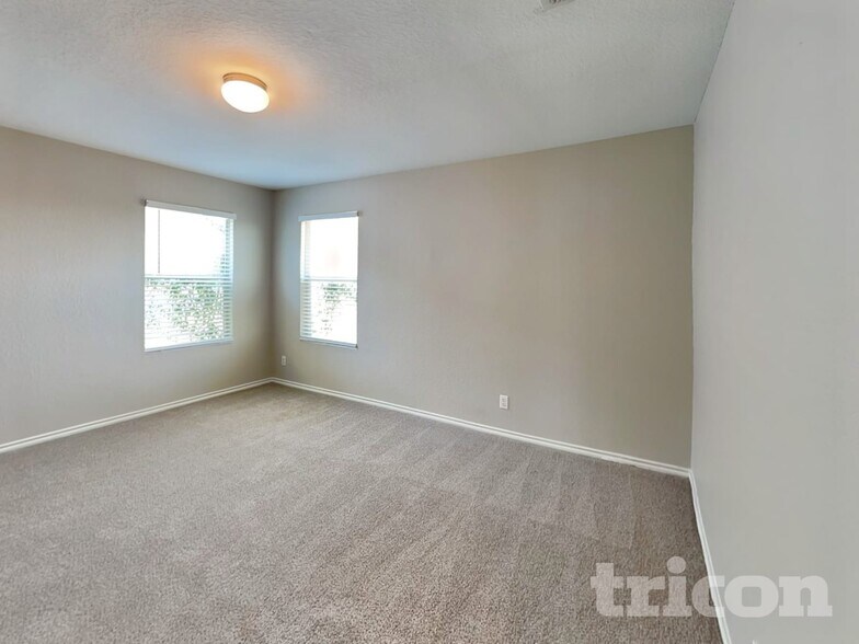 Building Photo - 7923 Horse Hollow