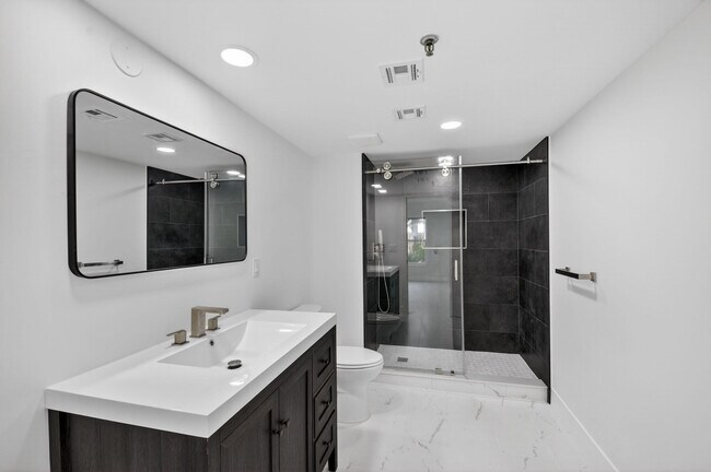 Building Photo - 896 N Federal Hwy