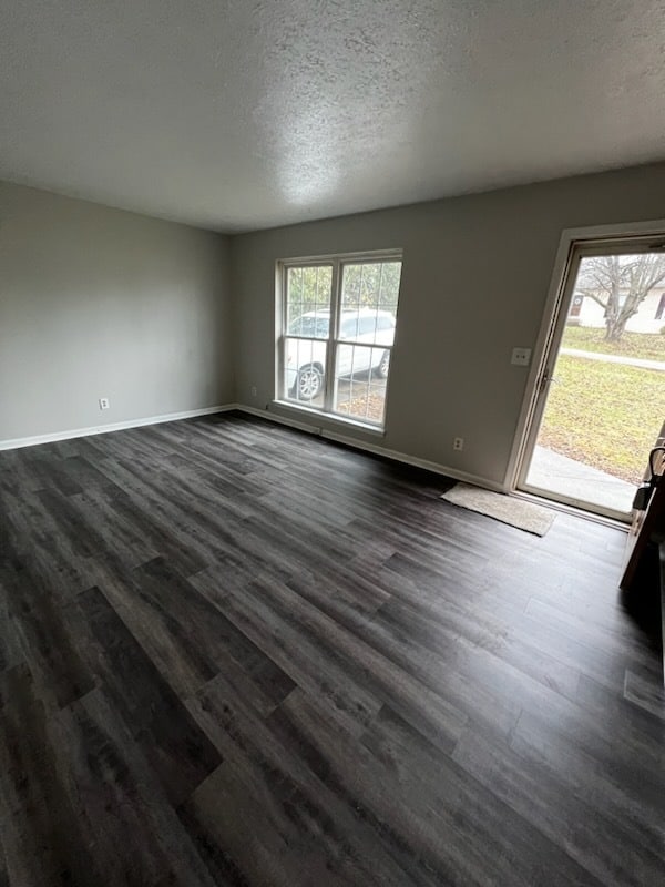 Building Photo - 5505 Baywood Dr