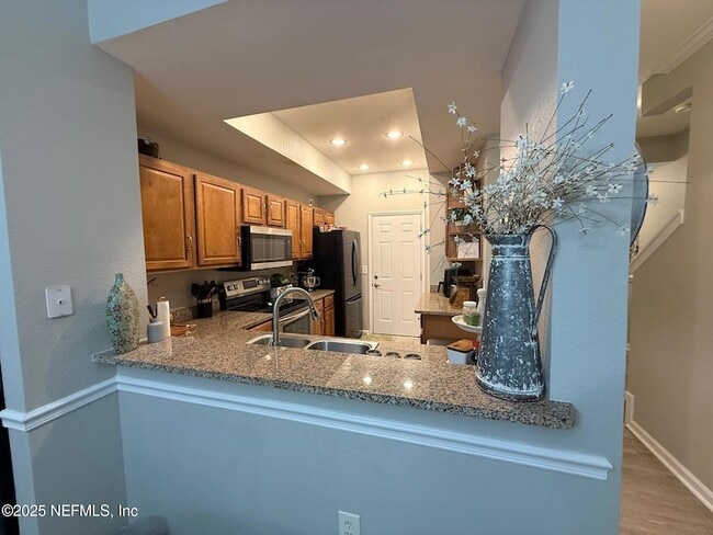 Building Photo - 10200 Belle Rive Blvd