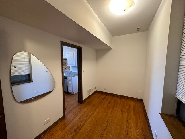 Building Photo - 1362 W Crystal St