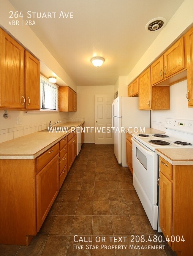 Building Photo - Cozy 4 Bedroom Home Available in Chubbuck!...