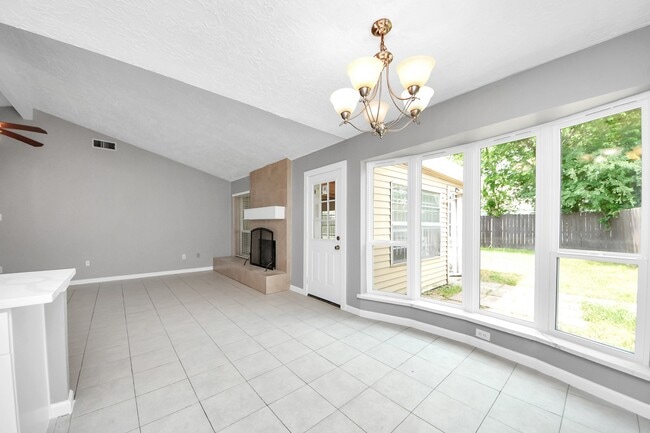 Building Photo - 10707 Shannon Hills Dr