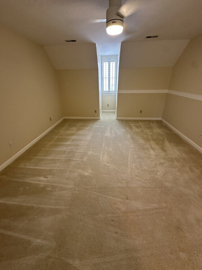 Building Photo - 609 Crabbery Ln