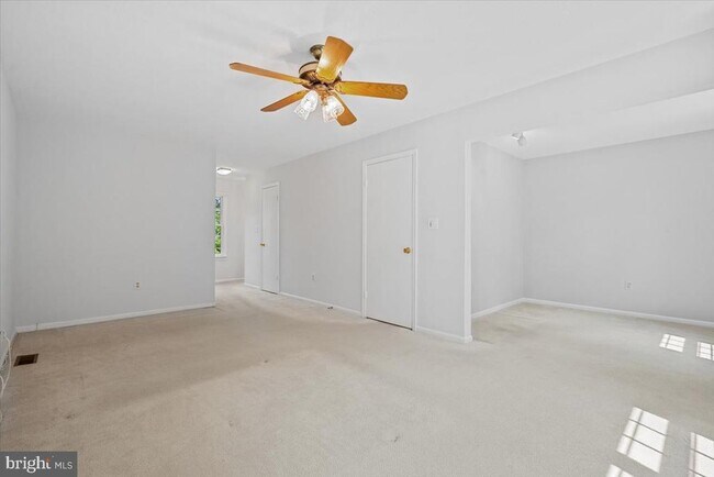 Building Photo - 11811 Dinwiddie Dr