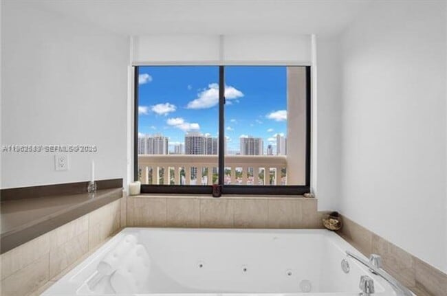 Building Photo - 1000 W Island Blvd