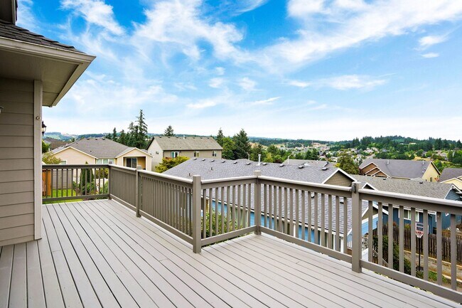 Building Photo - Spacious 4 bed, 3 bath home with sprawling...