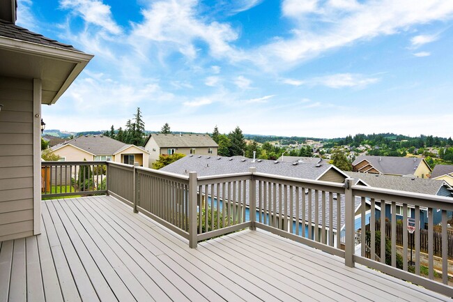 Building Photo - Spacious 4 bed, 3 bath home with sprawling views in West Salem