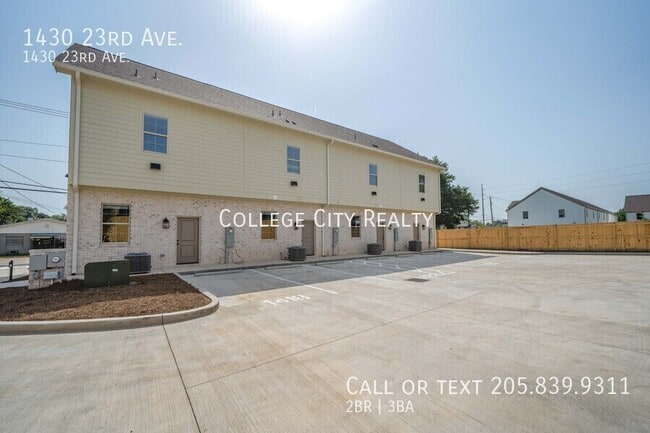 Building Photo - 1430 23rd Ave