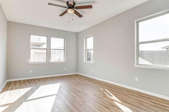 Building Photo - 15010 Golden Summer Ct