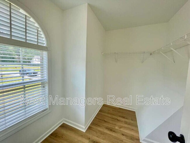 Building Photo - 216 Cobblestone Dr