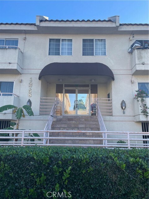 Building Photo - 14758 Magnolia Blvd