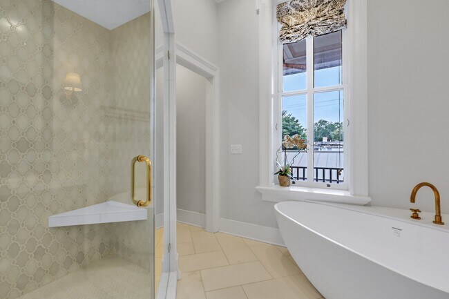 Building Photo - 219 E Charlton St