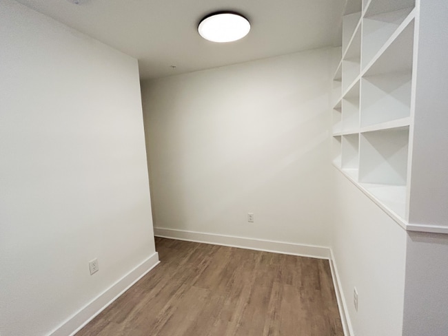 Building Photo - 425 N Prince St