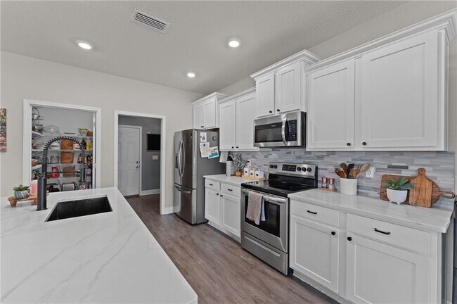 Building Photo - 6346 Blueberry court