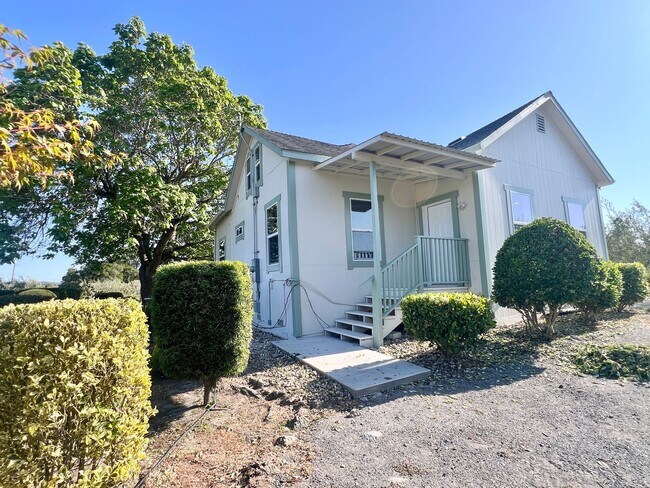 Primary Photo - 1515 Stony Point Rd