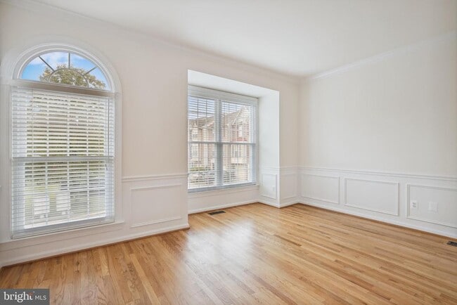 Building Photo - 5502 Sacramento Mews Pl