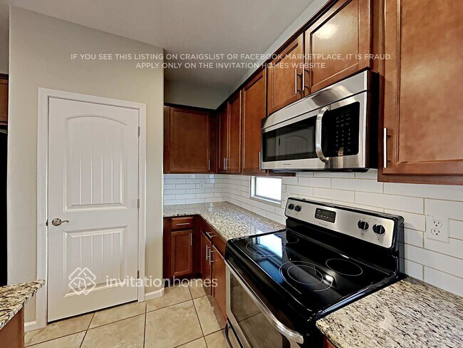 Building Photo - 1507 S Colt Dr