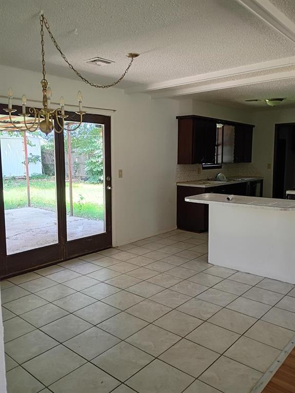 Building Photo - 8713 S Hillcrest Dr