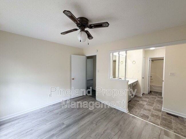 Building Photo - 518 Suffolk Ct