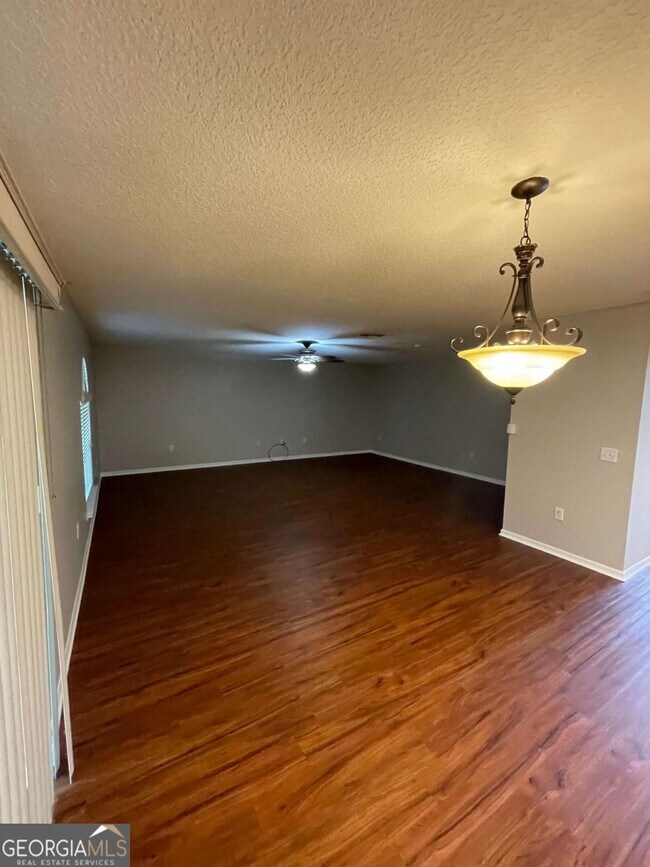 Building Photo - 421 Brooklet Cir