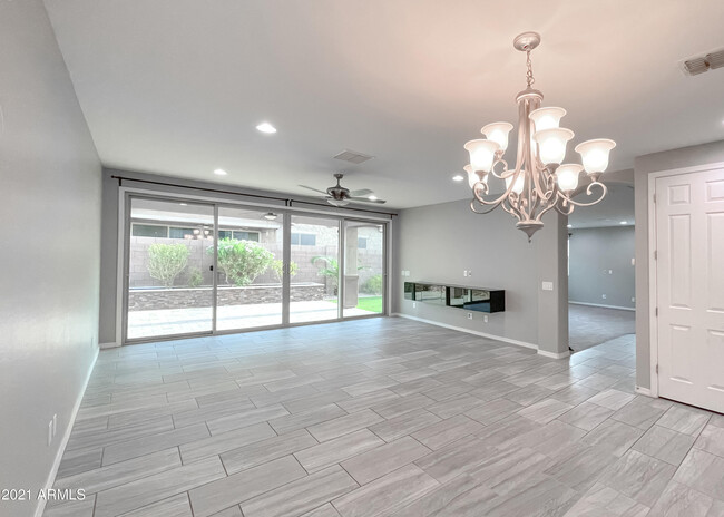 Building Photo - 118 E Canyon Way