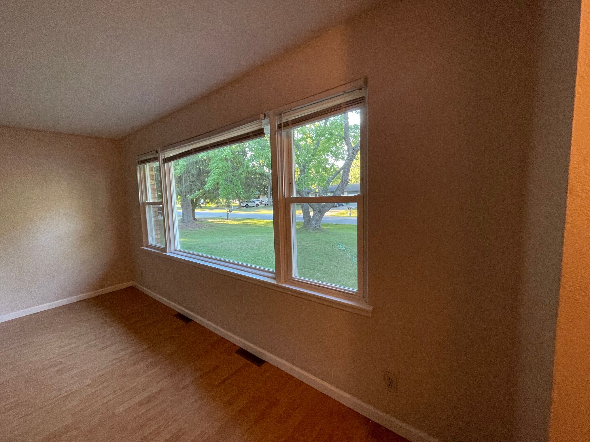Building Photo - 4770 Greenfield Dr