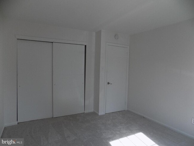 Building Photo - 106 Bancroft Rd