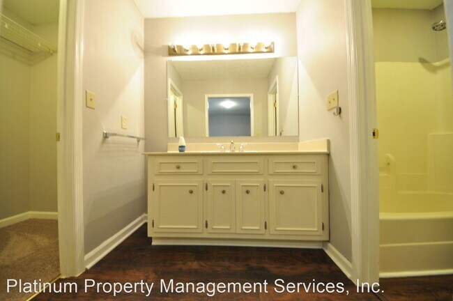 Building Photo - 2 br, 2.5 bath House - 232 Hembree Park Ter