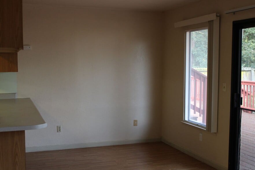 Building Photo - 4999 Fern Pl