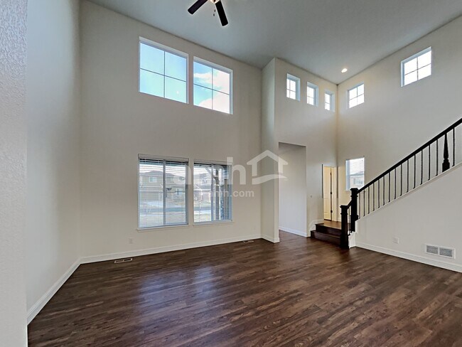 Building Photo - 12730 Ventana St