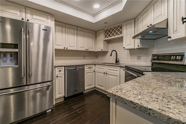 Building Photo - 14820 Rue De Bayonne