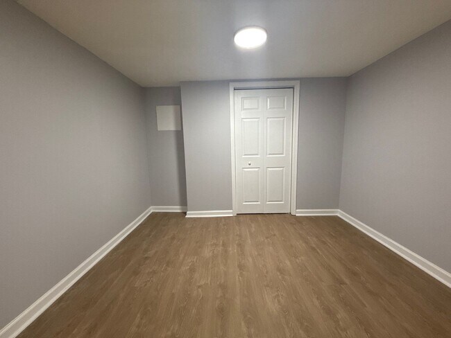 Building Photo - Three Bedroom House in Dundalk