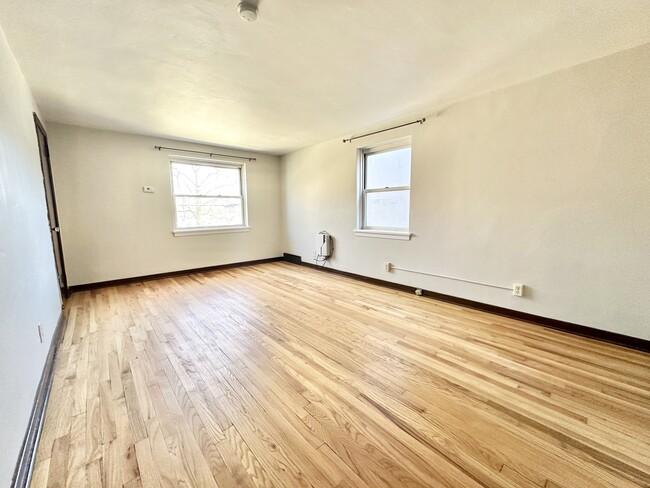 1-Bed 1-Bath - 113 Delafield Ave