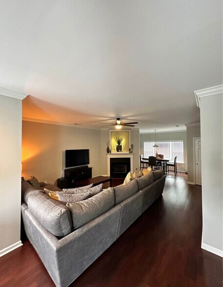Building Photo - 4116 Perrine St