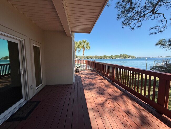 Building Photo - 5 Laguna St