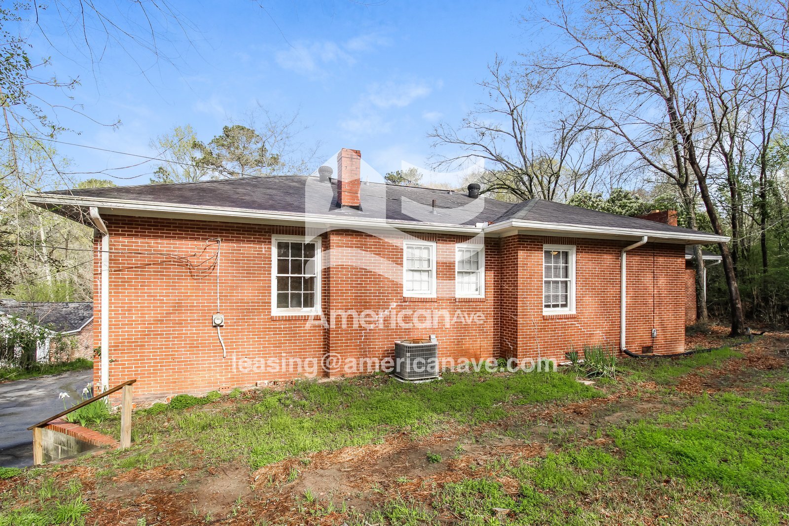 Building Photo - 1665 Twin Pines Dr