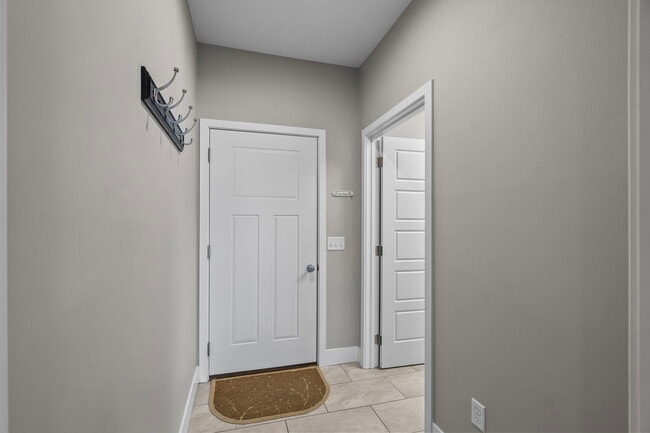 Building Photo - 145 Summerfield Way